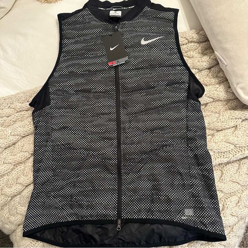 Nike NWT Never Worn Aeroloft Reflective Running Vest 800 Fill Down Size Medium